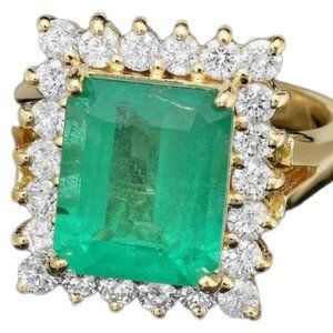 5.10 Ct Natural Emerald & Diamond 18KY Gold Ring